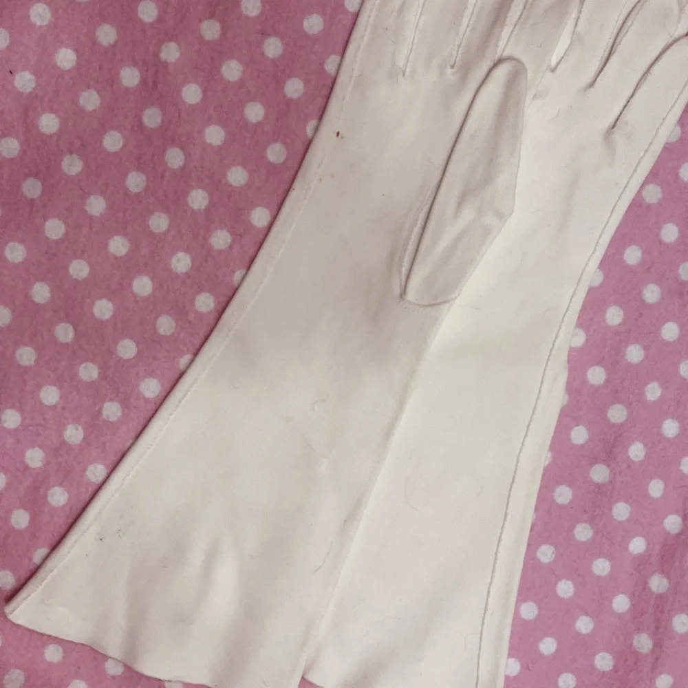 Vintage Cream Gloves 7 1/2